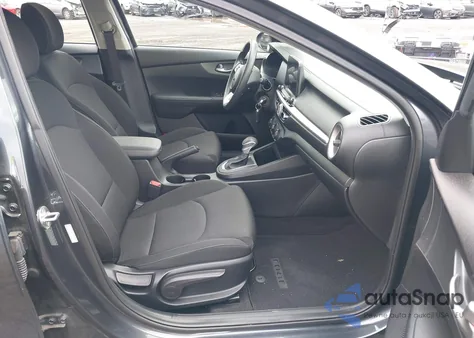 2021 Kia Forte Lxs z USA, uszkodzony, nr VIN 3KPF24AD0ME409156